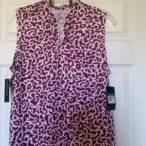 NEW Nike  Womens top